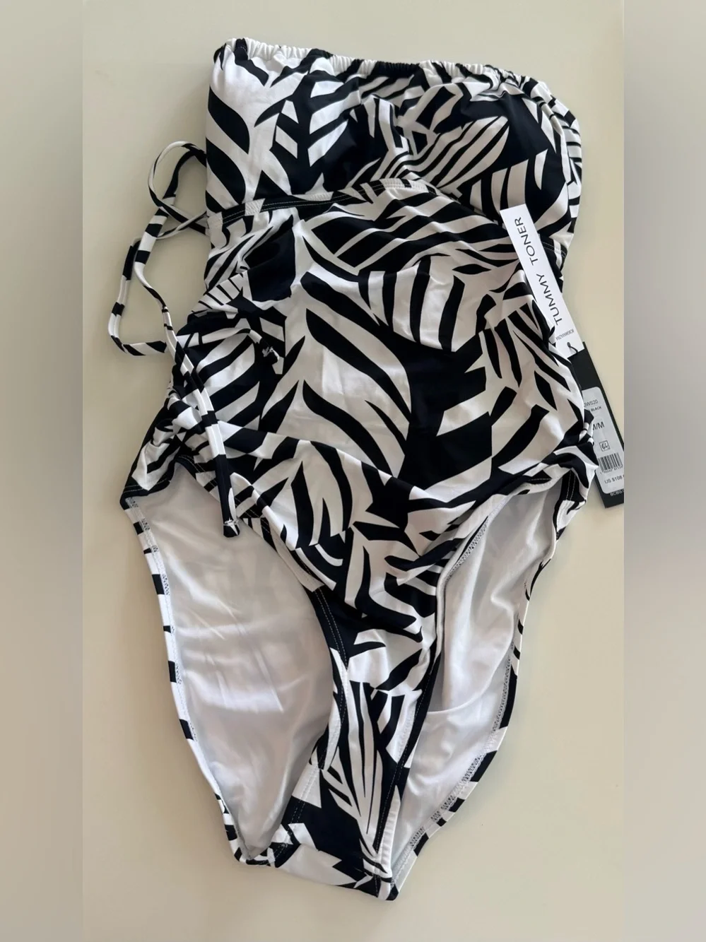 BCBGMAXAZRIA Womens Ruched Tummy Control One Piece Swimsuit, Black, Medium, NWT